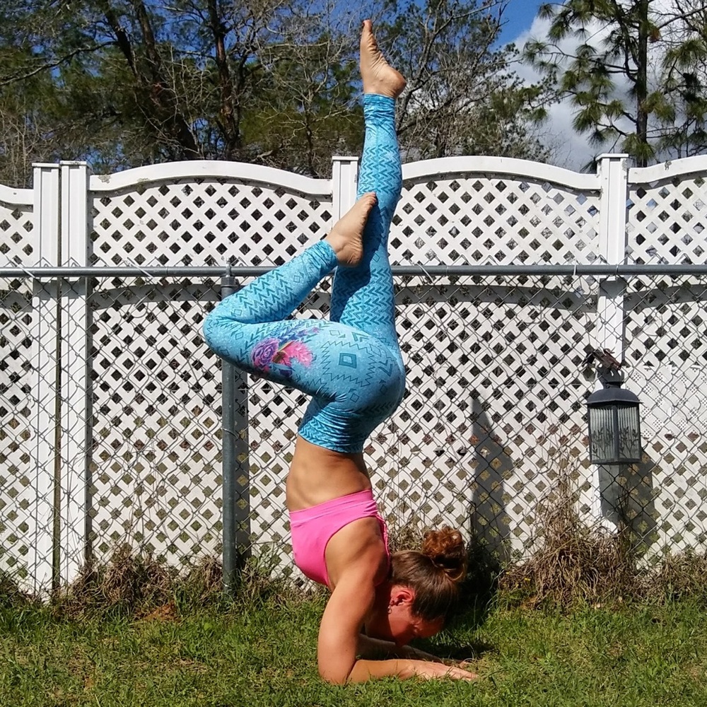 Love ZuVi Aztec Rose Leggings